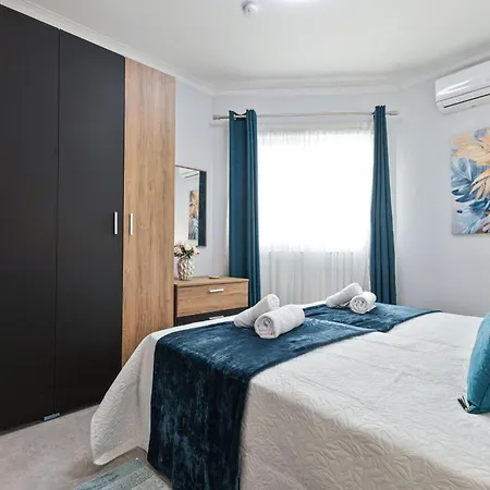 Luxurious & Spacious 2bd Penthouse With Large Terrace & Jacuzzi At The Podium - Yacht Marina Area, Close To Valletta Apartment