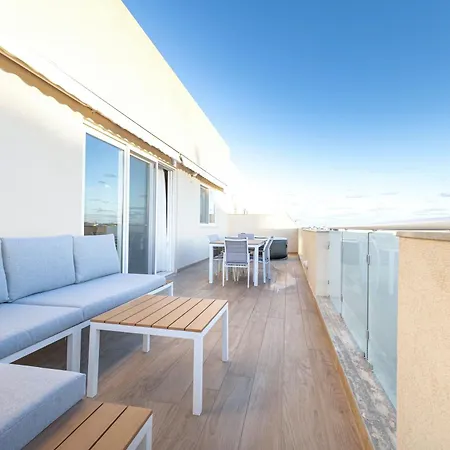 Luxurious & Spacious 2bd Penthouse With Large Terrace & Jacuzzi At The Podium - Yacht Marina Area, Close To Valletta Msida