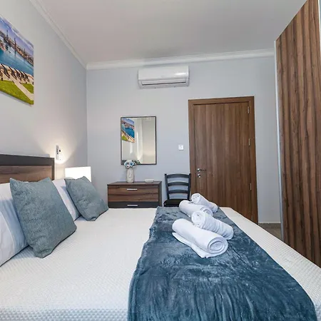 Apartament Luxurious & Spacious 2bd Penthouse With Large Terrace & Jacuzzi At The Podium - Yacht Marina Area, Close To Valletta Msida