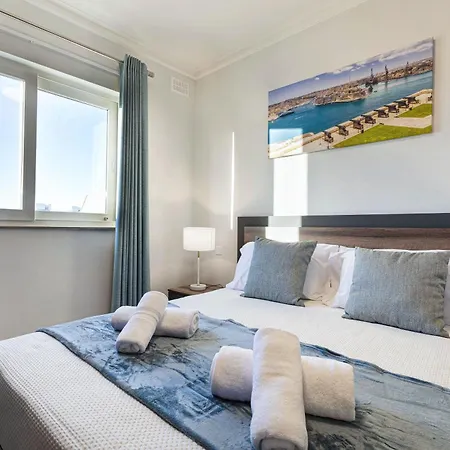 Luxurious & Spacious 2bd Penthouse With Large Terrace & Jacuzzi At The Podium - Yacht Marina Area, Close To Valletta Apartment *