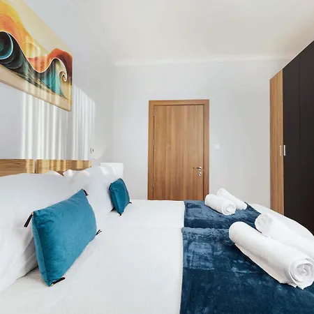 Luxurious & Spacious 2bd Penthouse With Large Terrace & Jacuzzi At The Podium - Yacht Marina Area, Close To Valletta Apartment *
