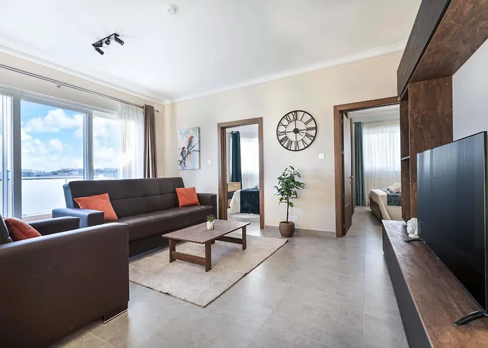 Luxurious & Spacious 2bd Penthouse With Large Terrace & Jacuzzi At The Podium - Yacht Marina Area, Close To Valletta Lejlighed Msida